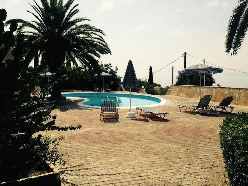 Liogerma Studios 0*, Trapezaki (Kefalonia)